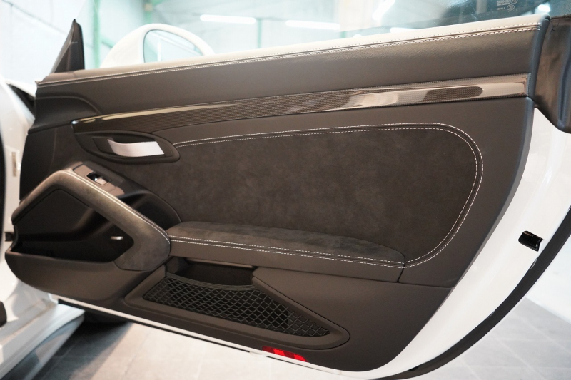 ポルシェ 911(Type991.2) GT3RS LEDヘッドライトPDLS PCCB スポーツクロノ クラブスポーツ フロントリフト 中古車 中古車