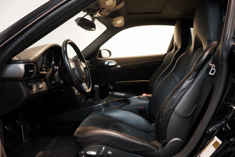 ポルシェ 911(Type997) GT3 6MT スポクロ  サンルーフ レザーインテリア 中古車 中古車