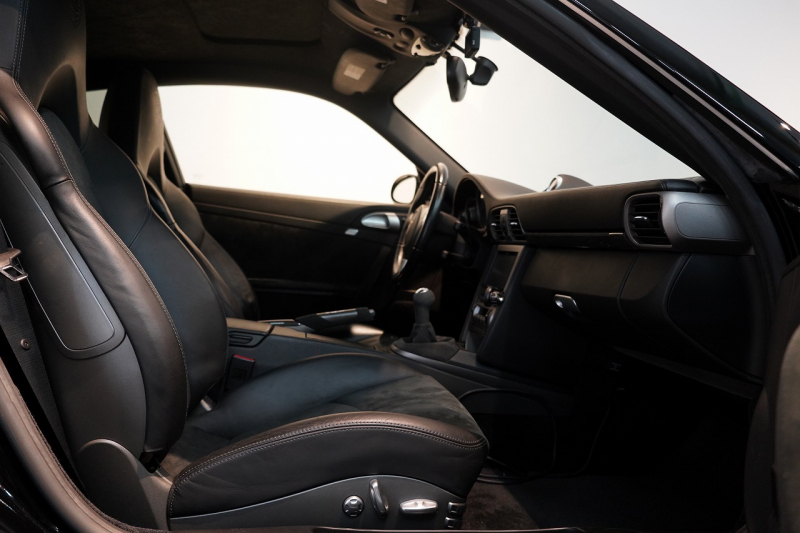 ポルシェ 911(Type997) GT3 6MT スポクロ  サンルーフ レザーインテリア 中古車 中古車