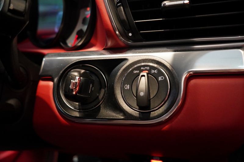 ポルシェ 911(Type991.1) Carrera 4S PDK スポクロ スポエグ オールレザーインテリア PASM 中古車 中古車