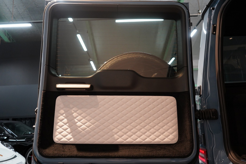 AMG Gクラス G63 AMG AMG世田谷スペシャルオーダー プロフェッショナルブルー プラチナホワイト内装 中古車 中古車