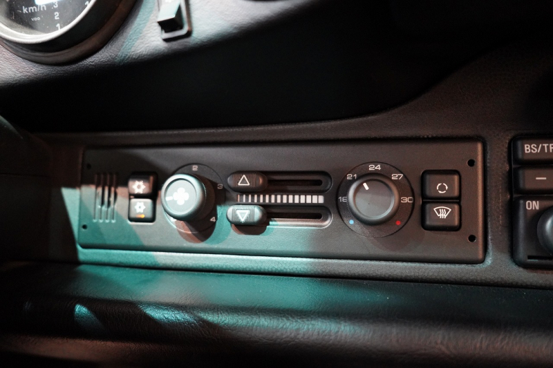 ポルシェ 911(Type993) Carrera S TiptronicS MIZWA正規ディーラ車 ターボウイング 中古車 中古車