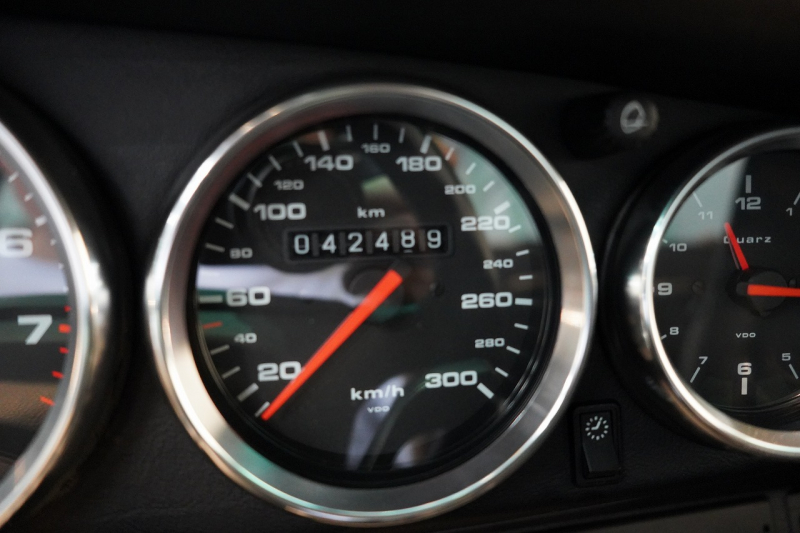 ポルシェ 911(Type993) Carrera 4S 6MT MIZWA正規ディーラ車 ターボウイング サンルーフ 中古車 中古車