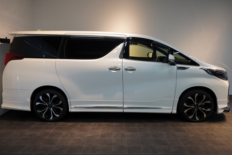 トヨタ アルファード ハイブリッド スペーシャスラウンジ 専用VIPシート JBLプレミアムサウンド ツインムーンルーフ 中古車 中古車