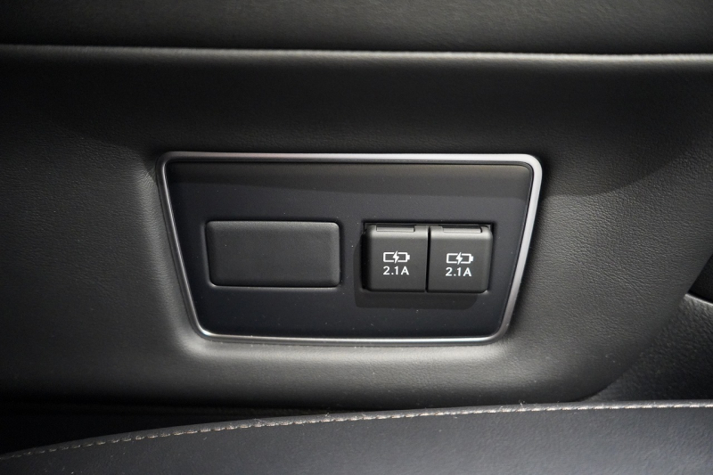 トヨタ アルファード ハイブリッド スペーシャスラウンジ 専用VIPシート JBLプレミアムサウンド ツインムーンルーフ 中古車 中古車