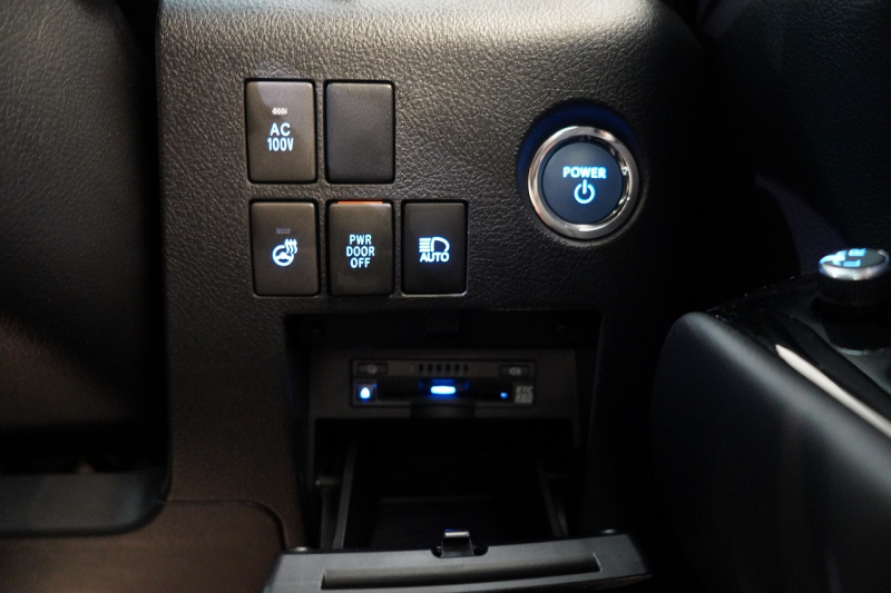 トヨタ アルファード ハイブリッド スペーシャスラウンジ 専用VIPシート JBLプレミアムサウンド ツインムーンルーフ 中古車 中古車