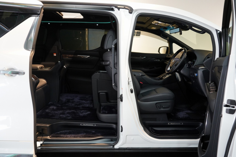 トヨタ アルファード ハイブリッド スペーシャスラウンジ 専用VIPシート JBLプレミアムサウンド ツインムーンルーフ 中古車 中古車