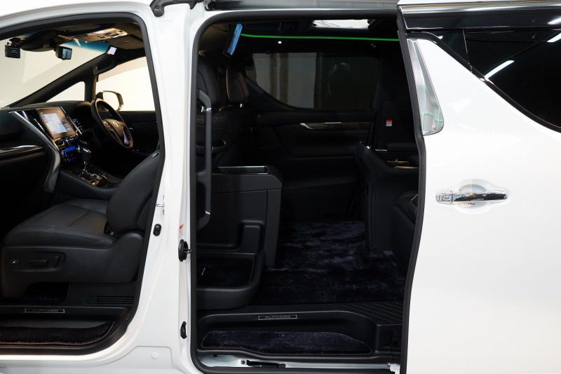 トヨタ アルファード ハイブリッド スペーシャスラウンジ 専用VIPシート JBLプレミアムサウンド ツインムーンルーフ 中古車 中古車
