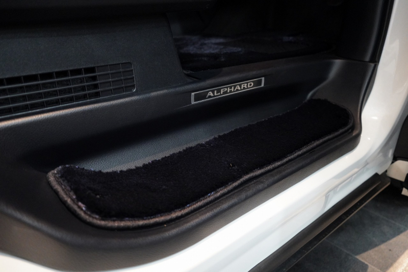 トヨタ アルファード ハイブリッド スペーシャスラウンジ 専用VIPシート JBLプレミアムサウンド ツインムーンルーフ 中古車 中古車