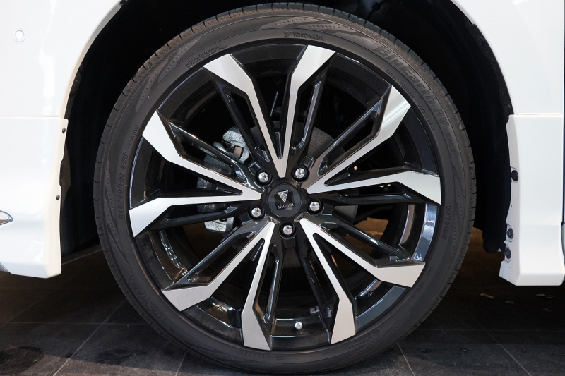 トヨタ アルファード ハイブリッド スペーシャスラウンジ 専用VIPシート JBLプレミアムサウンド ツインムーンルーフ 中古車 中古車