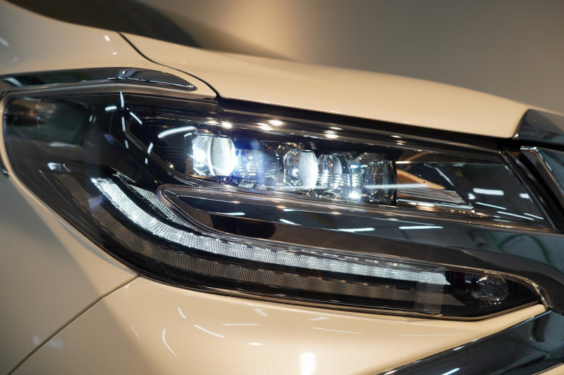 トヨタ アルファード ハイブリッド スペーシャスラウンジ 専用VIPシート JBLプレミアムサウンド ツインムーンルーフ 中古車 中古車