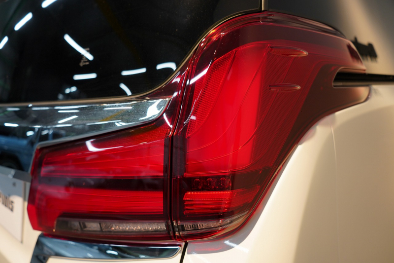 トヨタ アルファード ハイブリッド スペーシャスラウンジ 専用VIPシート JBLプレミアムサウンド ツインムーンルーフ 中古車 中古車