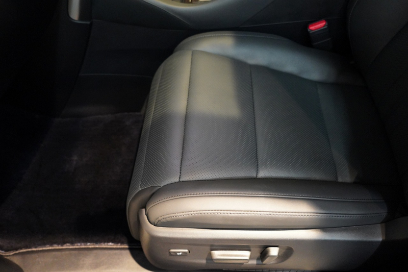 トヨタ アルファード ハイブリッド スペーシャスラウンジ 専用VIPシート JBLプレミアムサウンド ツインムーンルーフ 中古車 中古車