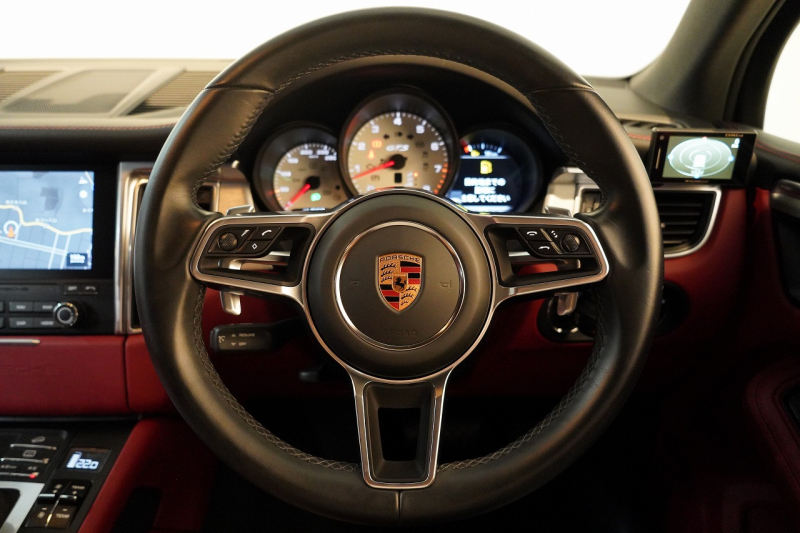 ポルシェ マカン GTS PDK  PCCB ツートンレザーインテリア スポーツエグゾースト 中古車 中古車