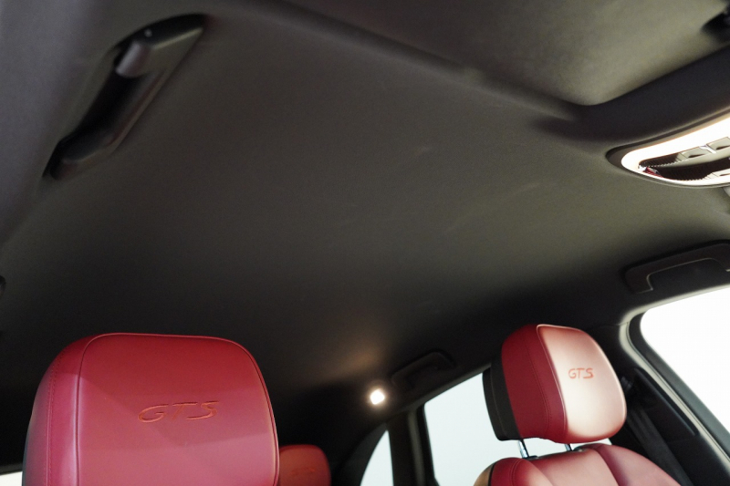 ポルシェ マカン GTS PDK  PCCB ツートンレザーインテリア スポーツエグゾースト 中古車 中古車