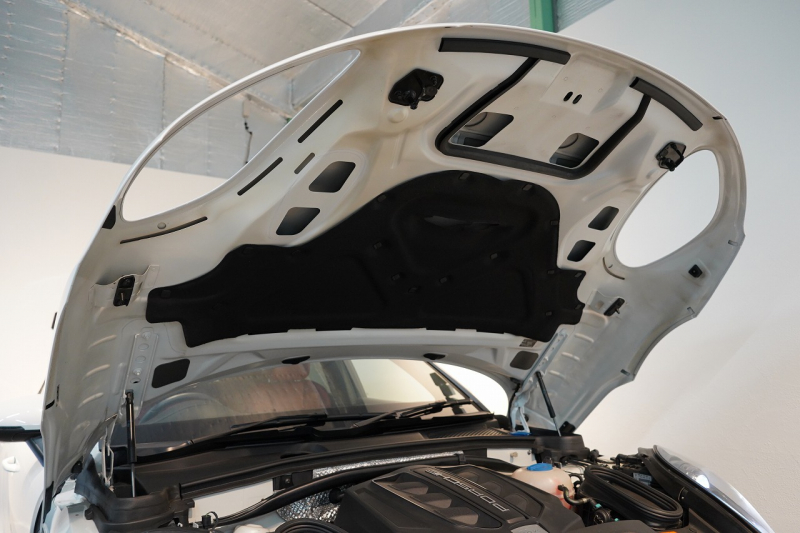 ポルシェ マカン GTS PDK  PCCB ツートンレザーインテリア スポーツエグゾースト 中古車 中古車