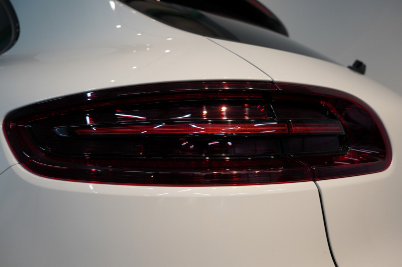 ポルシェ マカン GTS PDK  PCCB ツートンレザーインテリア スポーツエグゾースト 中古車 中古車