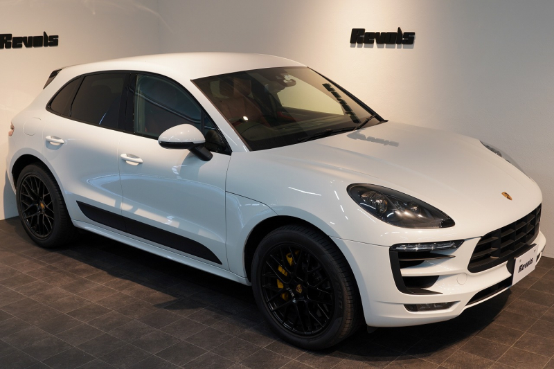 ポルシェ マカン GTS PDK  PCCB ツートンレザーインテリア スポーツエグゾースト 中古車 中古車