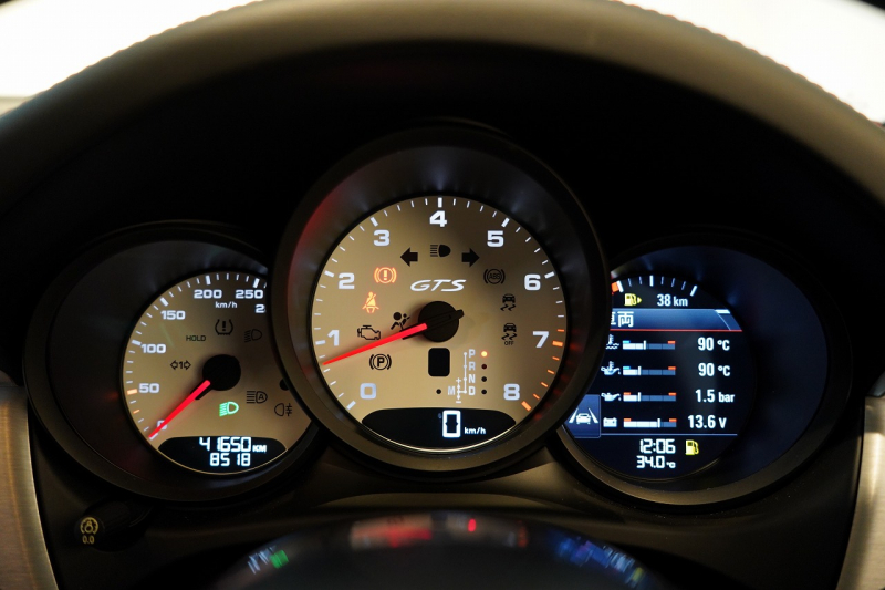 ポルシェ マカン GTS PDK  PCCB ツートンレザーインテリア スポーツエグゾースト 中古車 中古車