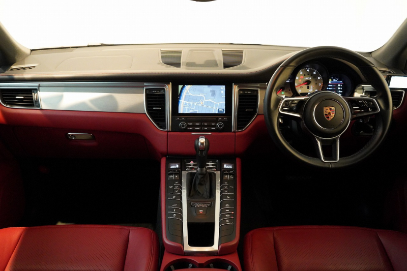 ポルシェ マカン GTS PDK  PCCB ツートンレザーインテリア スポーツエグゾースト 中古車 中古車