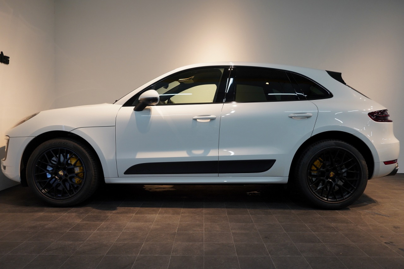 ポルシェ マカン GTS PDK  PCCB ツートンレザーインテリア スポーツエグゾースト 中古車 中古車