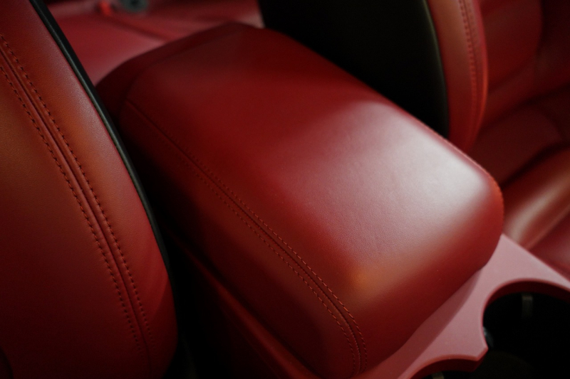 ポルシェ マカン GTS PDK  PCCB ツートンレザーインテリア スポーツエグゾースト 中古車 中古車