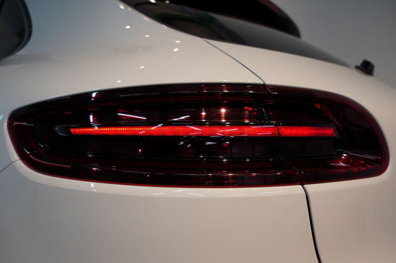 ポルシェ マカン GTS PDK  PCCB ツートンレザーインテリア スポーツエグゾースト 中古車 中古車