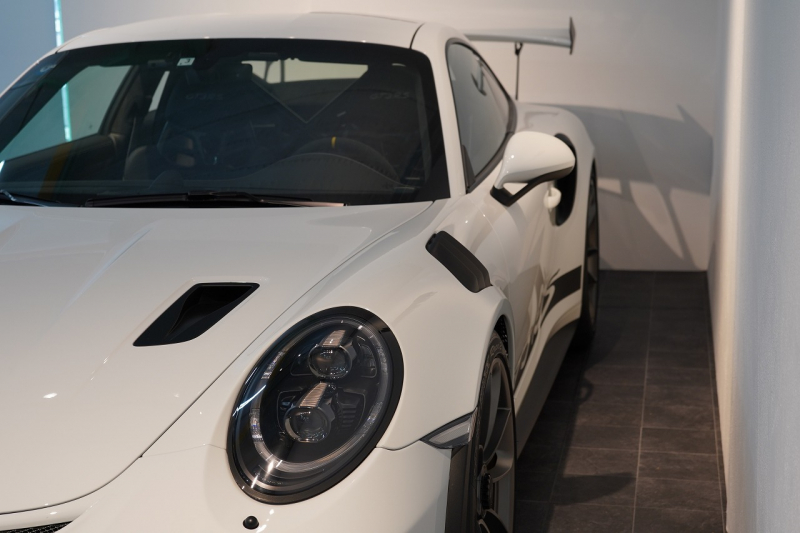 ポルシェ 911(Type991.2) GT3RS LEDヘッドライト PCCB フロントリフト スポーツクロノ  中古車