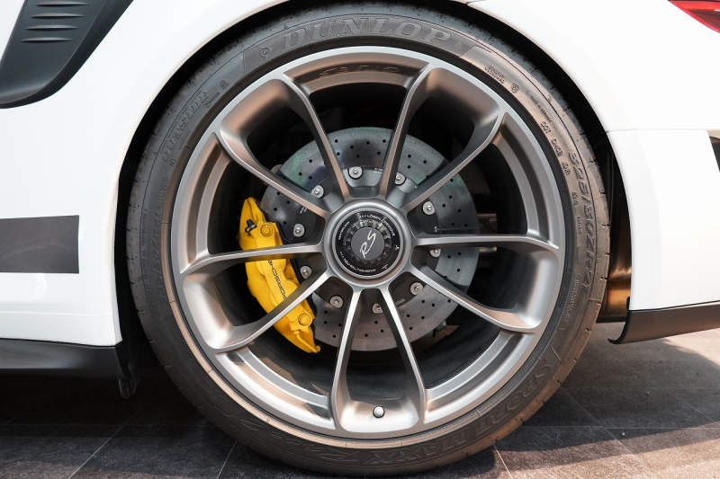 ポルシェ 911(Type991.2) GT3RS LEDヘッドライト PCCB フロントリフト スポーツクロノ  中古車