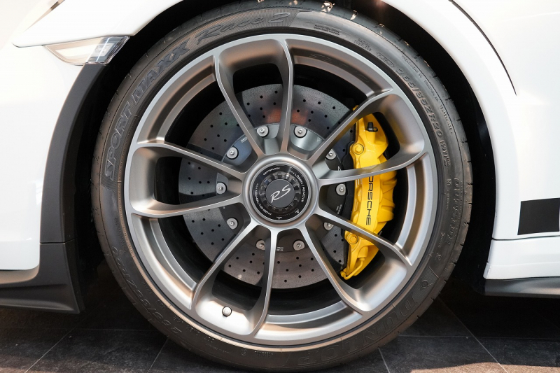 ポルシェ 911(Type991.2) GT3RS LEDヘッドライト PCCB フロントリフト スポーツクロノ  中古車