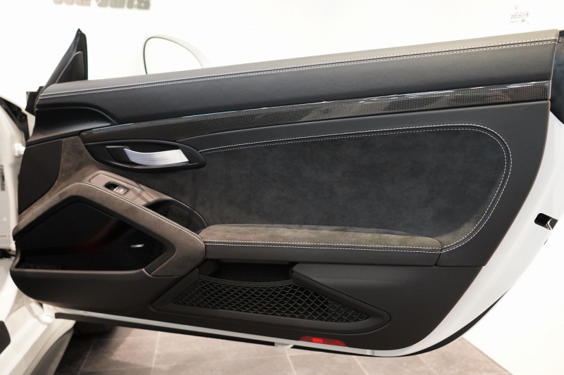 ポルシェ 911(Type991.2) GT3RS LEDヘッドライト PCCB フロントリフト スポーツクロノ  中古車