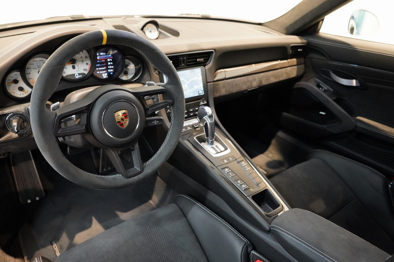 ポルシェ 911(Type991.2) GT3RS LEDヘッドライト PCCB フロントリフト スポーツクロノ  中古車