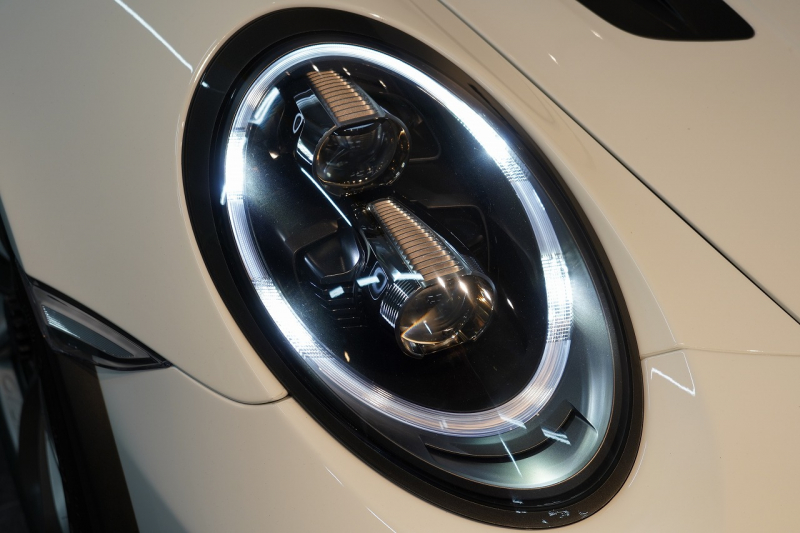 ポルシェ 911(Type991.2) GT3RS LEDヘッドライト PCCB フロントリフト スポーツクロノ  中古車