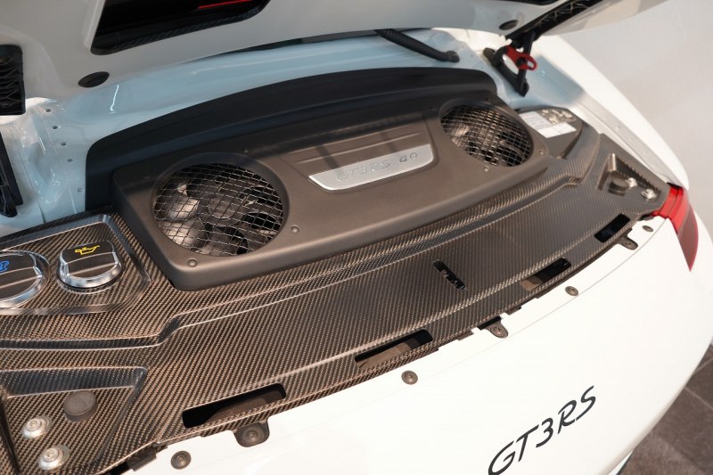 ポルシェ 911(Type991.2) GT3RS LEDヘッドライト PCCB フロントリフト スポーツクロノ  中古車