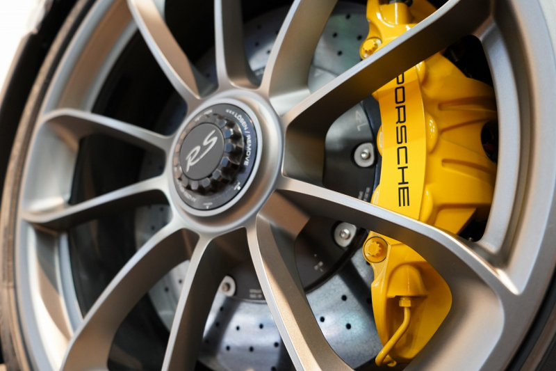 ポルシェ 911(Type991.2) GT3RS LEDヘッドライト PCCB フロントリフト スポーツクロノ  中古車