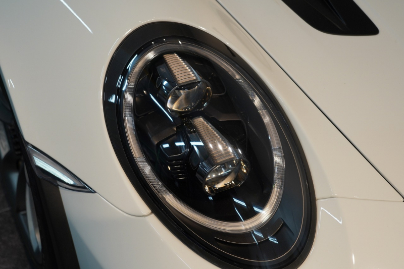 ポルシェ 911(Type991.2) GT3RS LEDヘッドライト PCCB フロントリフト スポーツクロノ  中古車