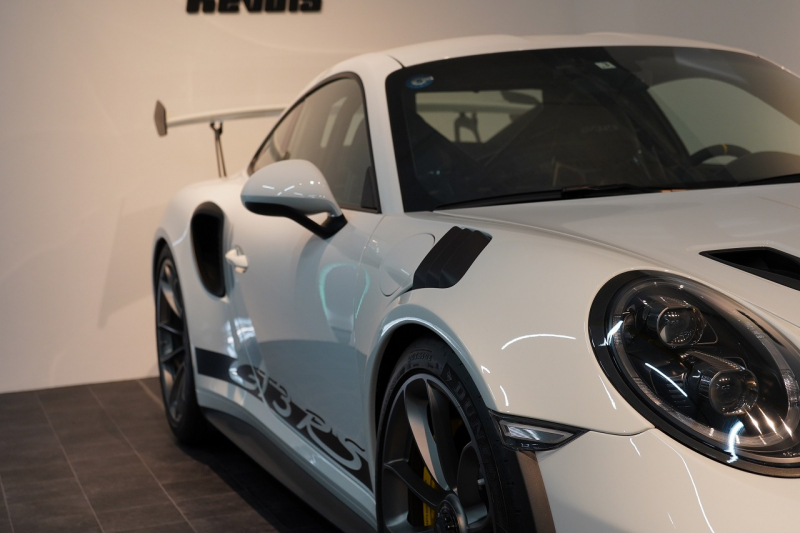 ポルシェ 911(Type991.2) GT3RS LEDヘッドライト PCCB フロントリフト スポーツクロノ  中古車