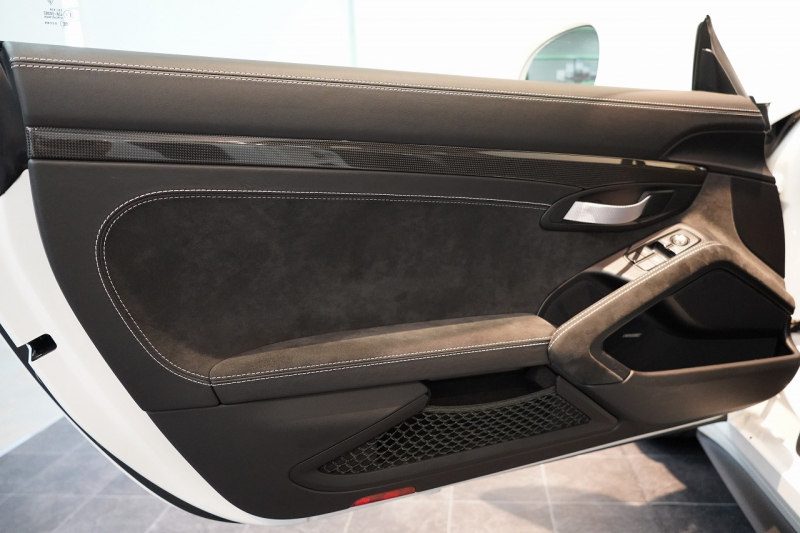 ポルシェ 911(Type991.2) GT3RS LEDヘッドライト PCCB フロントリフト スポーツクロノ  中古車