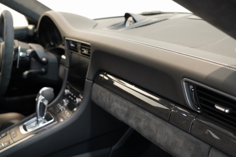 ポルシェ 911(Type991.2) GT3RS LEDヘッドライト PCCB フロントリフト スポーツクロノ  中古車