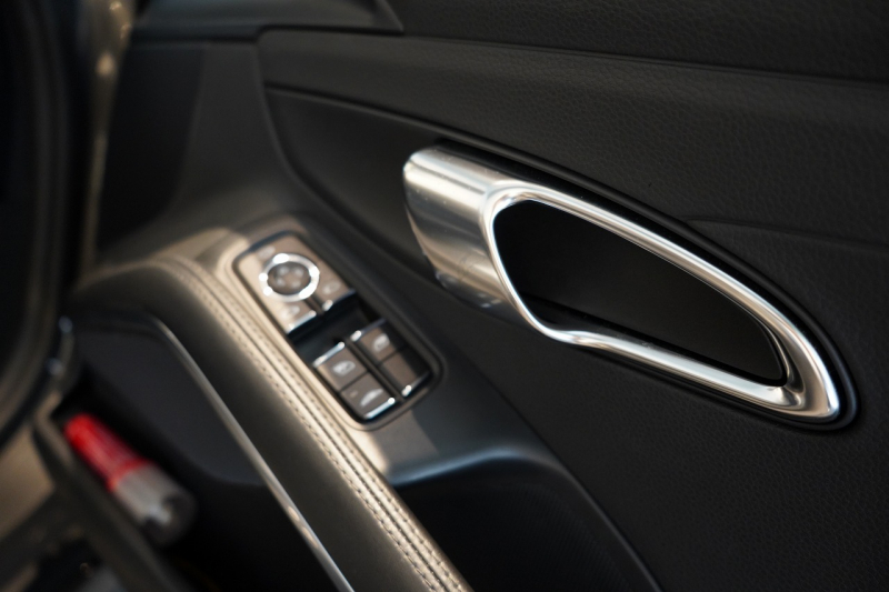 ポルシェ 911(Type991.1) Carrera Cabriolet PDK スポクロ スポエグ スポーツデザイン 20インチスポーツデザインホイール 中古車 中古車