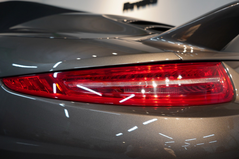 ポルシェ 911(Type991.1) Carrera Cabriolet PDK スポクロ スポエグ スポーツデザイン 20インチスポーツデザインホイール 中古車 中古車