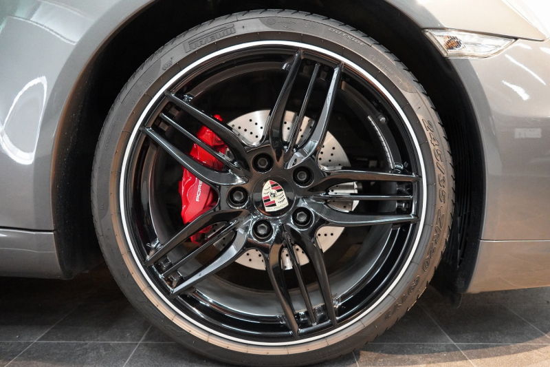 ポルシェ 911(Type991.1) Carrera Cabriolet PDK スポクロ スポエグ スポーツデザイン 20インチスポーツデザインホイール 中古車 中古車