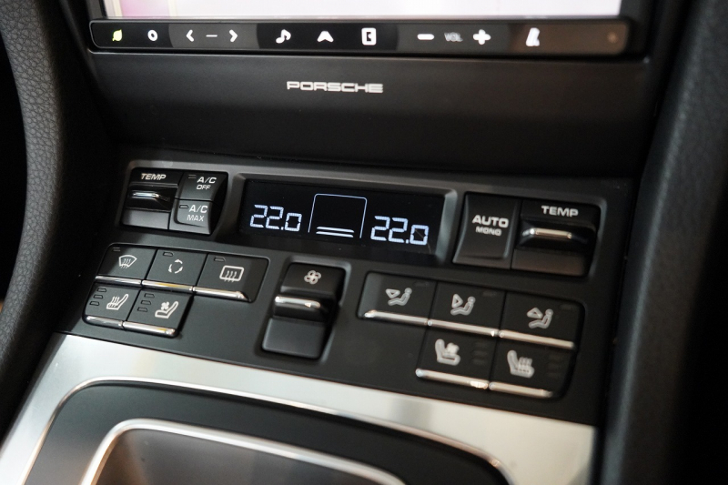 ポルシェ 911(Type991.1) Carrera Cabriolet PDK スポクロ スポエグ スポーツデザイン 20インチスポーツデザインホイール 中古車 中古車