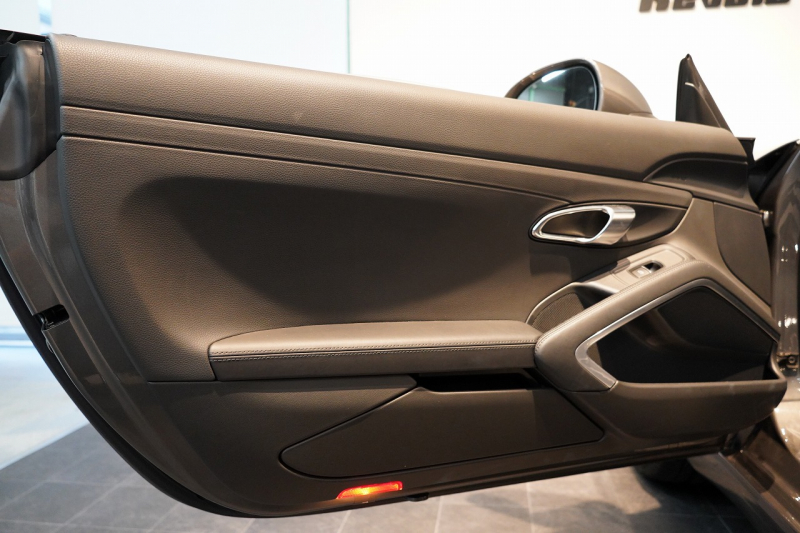 ポルシェ 911(Type991.1) Carrera Cabriolet PDK スポクロ スポエグ スポーツデザイン 20インチスポーツデザインホイール 中古車 中古車