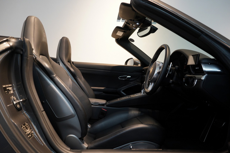 ポルシェ 911(Type991.1) Carrera Cabriolet PDK スポクロ スポエグ スポーツデザイン 20インチスポーツデザインホイール 中古車 中古車