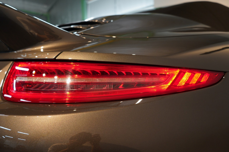 ポルシェ 911(Type991.1) Carrera Cabriolet PDK スポクロ スポエグ スポーツデザイン 20インチスポーツデザインホイール 中古車 中古車