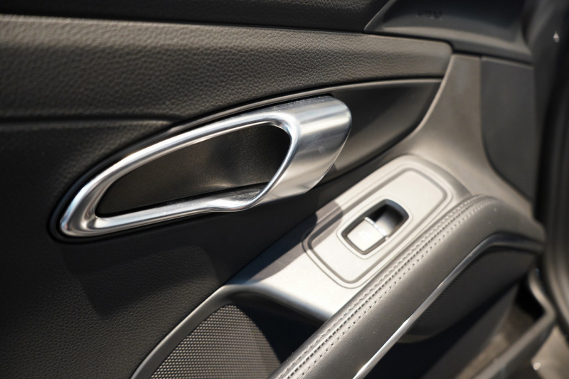 ポルシェ 911(Type991.1) Carrera Cabriolet PDK スポクロ スポエグ スポーツデザイン 20インチスポーツデザインホイール 中古車 中古車