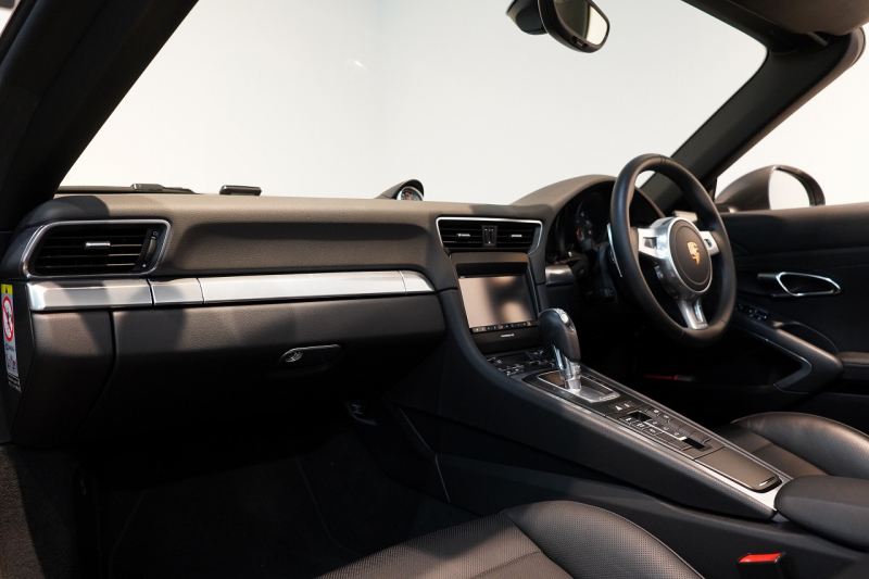 ポルシェ 911(Type991.1) Carrera Cabriolet PDK スポクロ スポエグ スポーツデザイン 20インチスポーツデザインホイール 中古車 中古車