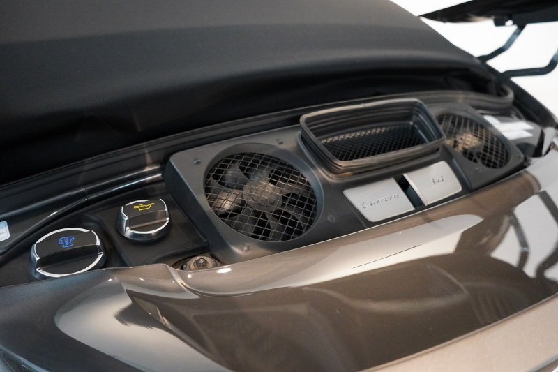 ポルシェ 911(Type991.1) Carrera Cabriolet PDK スポクロ スポエグ スポーツデザイン 20インチスポーツデザインホイール 中古車 中古車