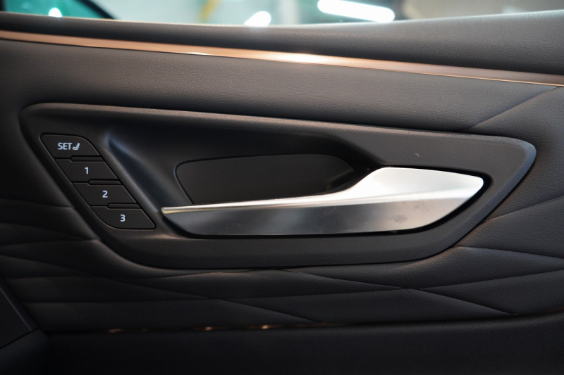 トヨタ ヴェルファイア Z Premier ワンオーナー ユニバーサルステップ GRエアロセット  中古車